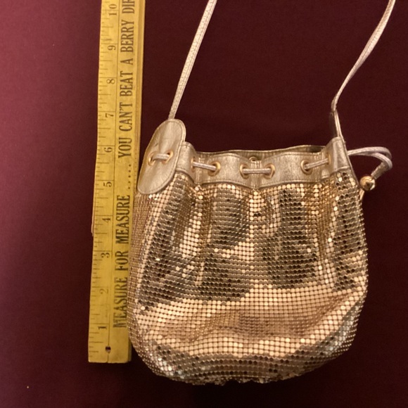 Vintage drawstring evening bag special occasion made in Hong Kong - Picture 6 of 10